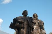 Муром. Памятник Петру и Февронии